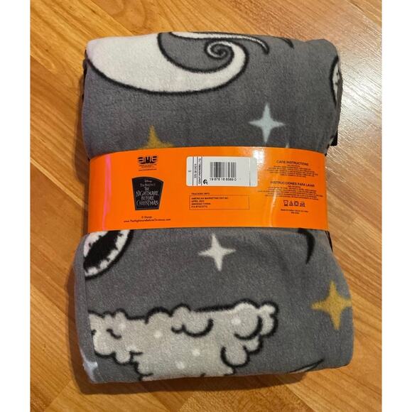 Disney The Nightmare Before Christmas kids Cozy Pajama Set  New in size 6‎ - Picture 2 of 2